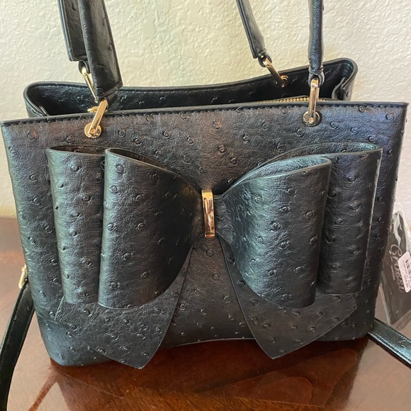 Crossi Big Black Bow Convertible Bag NWT Cruelty Free - Picture 3 of 16